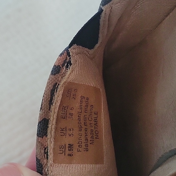 Life Stride Leopard Print Slip on Sneakers Size 8.5 - Picture 2 of 4